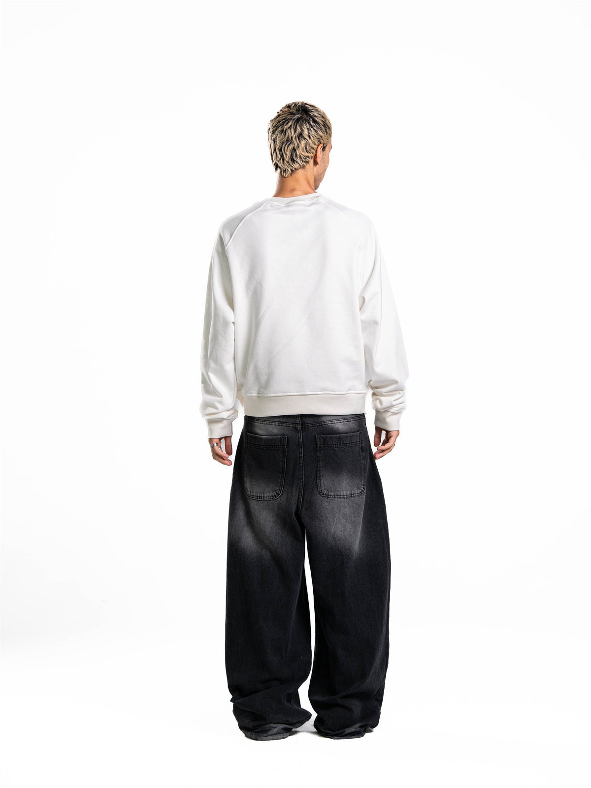 L.C. Prod. Round Crewneck in Off-White